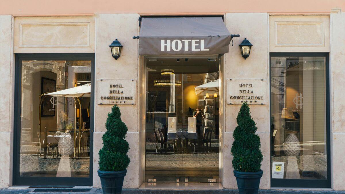 hotelrome (1).jpg